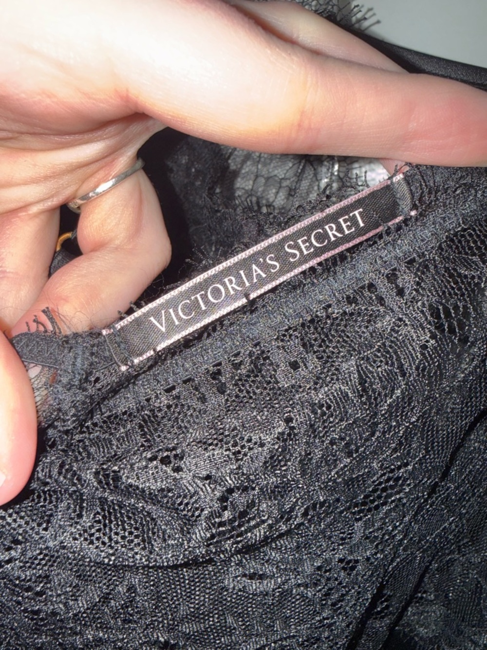 Lingerie - Picture 4 of 4